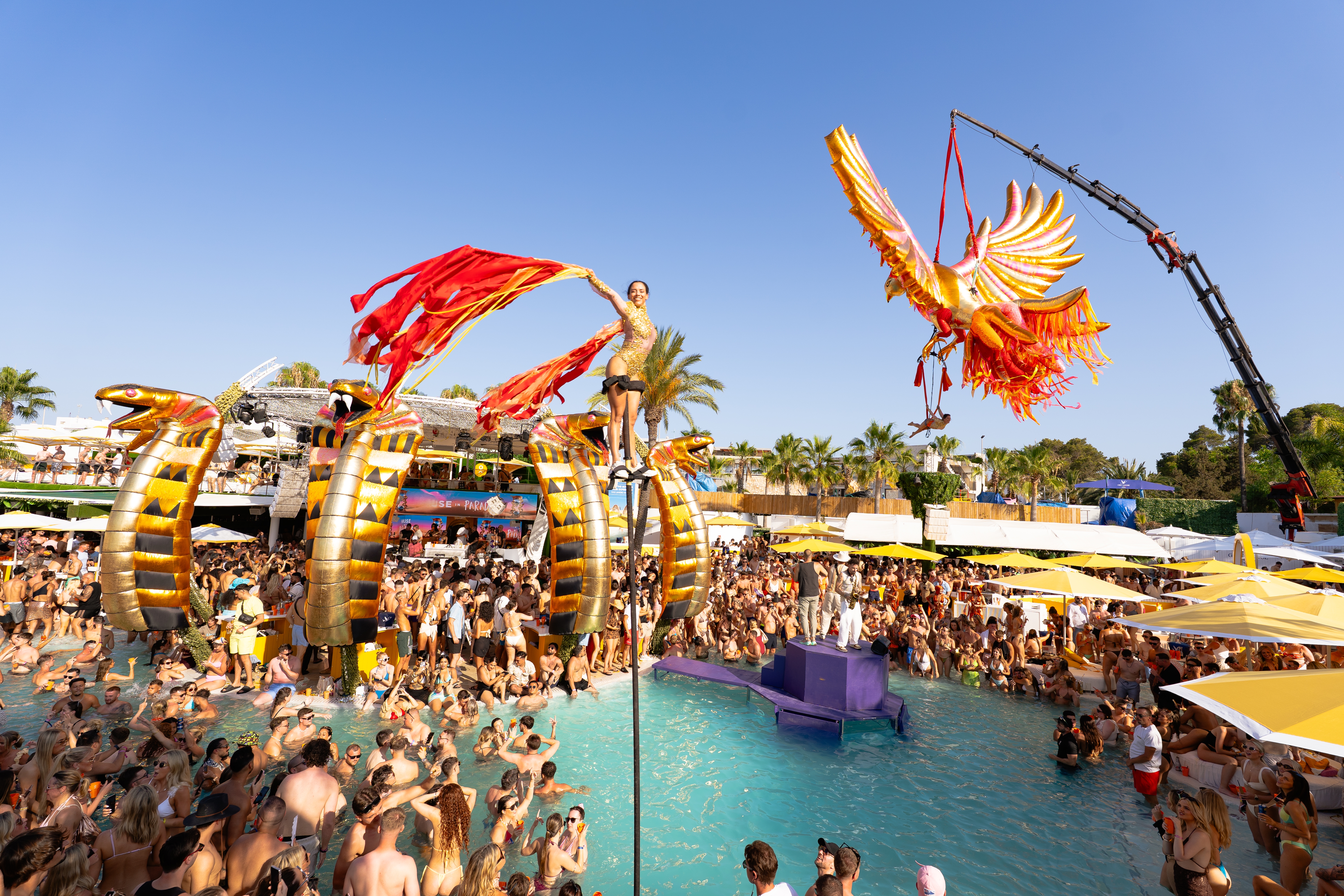 Spectacular shows at O Beach Ibiza